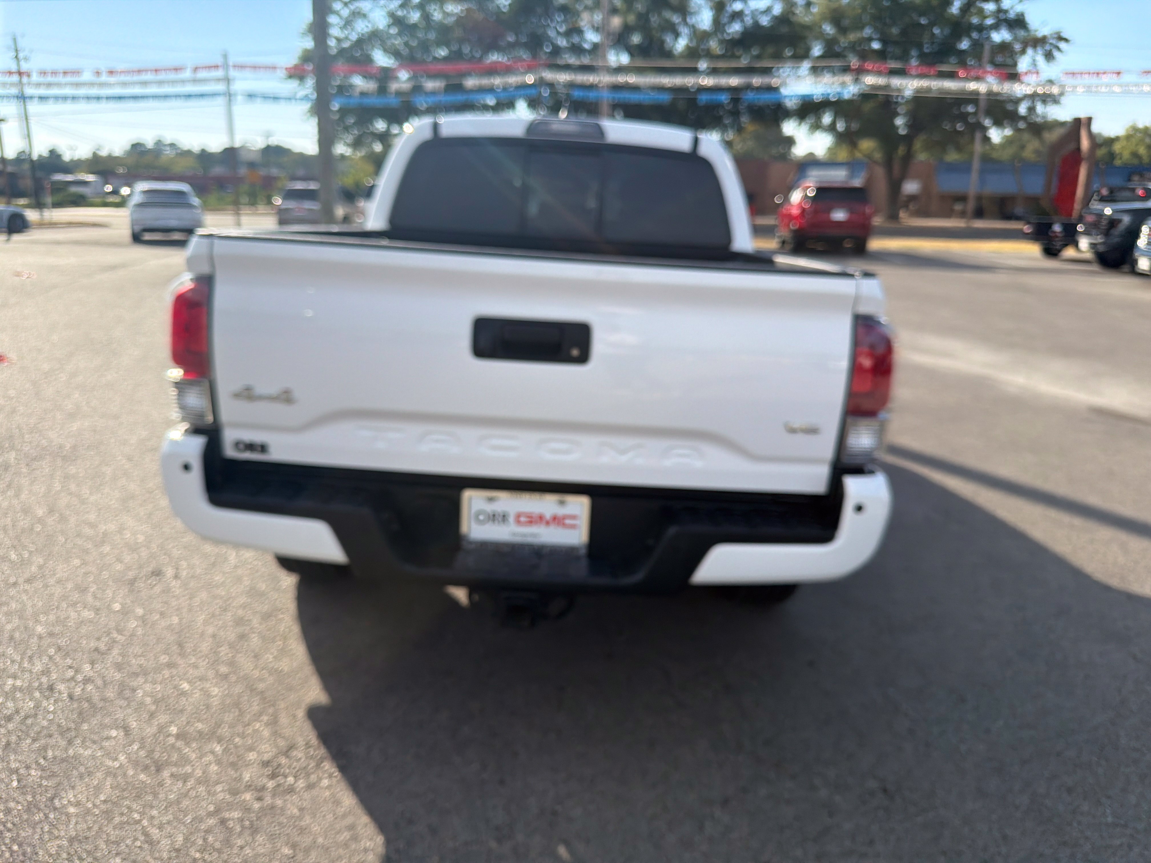 Used 2016 Toyota Tacoma Limited w/ Towing Package AWD/4WD image 6