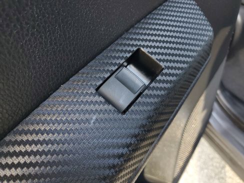 Used 2015 Toyota RAV4 Limited image 14