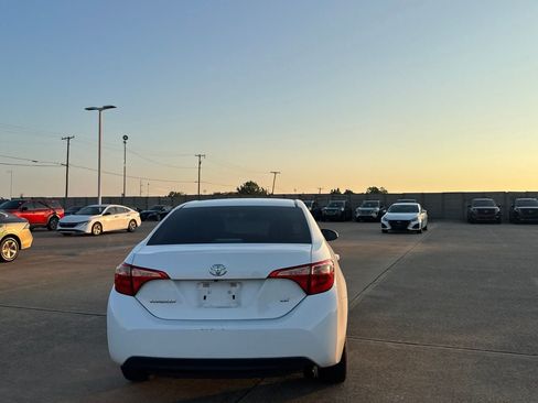 Used 2017 Toyota Corolla LE FWD image 19