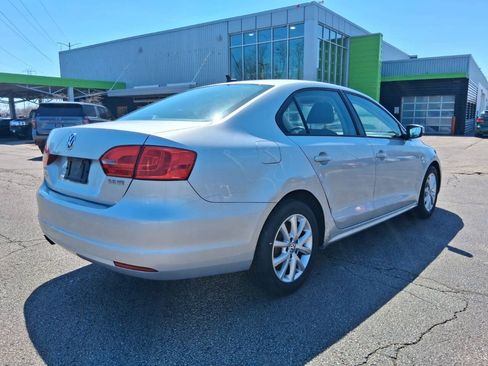 Used 2011 Volkswagen Jetta SE FWD image 7