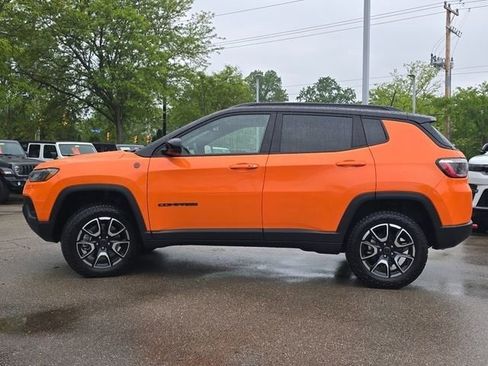 Used 2026 Jeep Compass Trailhawk w/ Sun, Sound & Navigation Group AWD/4WD image 29