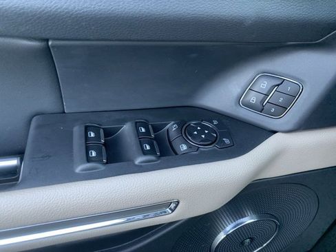 Used 2024 Ford Expedition Limited image 25