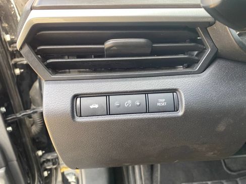 Used 2024 Nissan Altima 2.5 SV FWD image 16