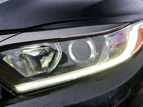 Used 2021 Honda HR-V Sport image 40