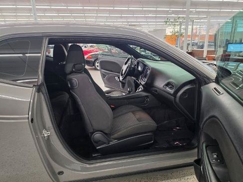 Used 2018 Dodge Challenger SXT RWD image 29