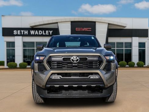Used 2025 Toyota Tacoma TRD Off-Road AWD/4WD image 2