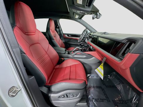 New 2026 Porsche Cayenne S image 31