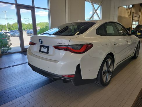 Used 2023 BMW i4 eDrive40 w/ Premium Package RWD image 5
