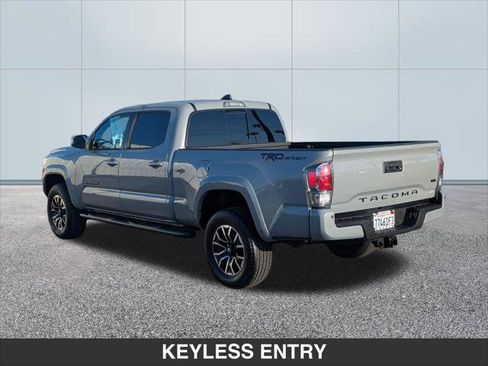 Used 2021 Toyota Tacoma TRD Sport w/ Technology Package image 3