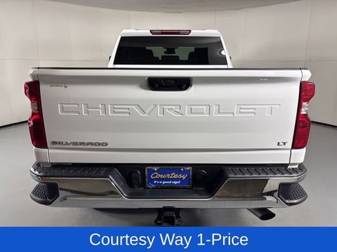 Used 2025 Chevrolet Silverado 2500 LT w/ Convenience Package AWD/4WD image 9