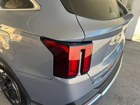 Certified 2025 Kia Sorento S w/ Panoramic Sunroof Package FWD image 33