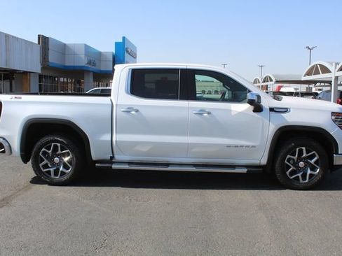 Used 2023 GMC Sierra 1500 SLT AWD/4WD image 2