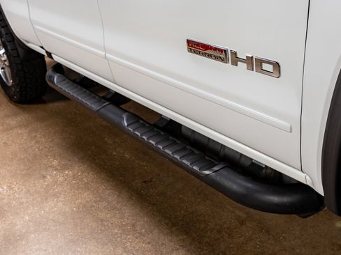 Used 2018 GMC Sierra 2500 SLT w/ Duramax Plus Package AWD/4WD image 12