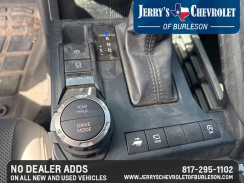 Used 2025 Toyota Tacoma Limited AWD/4WD image 16