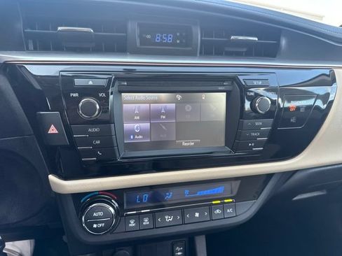 Used 2016 Toyota Corolla LE FWD image 19