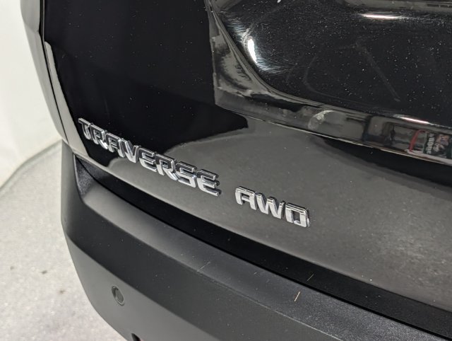 Used 2021 Chevrolet Traverse LT w/ LPO, Floor Liner Package AWD/4WD image 5