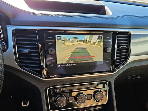 Certified 2022 Volkswagen Atlas Cross Sport SEL Premium R-Line image 18