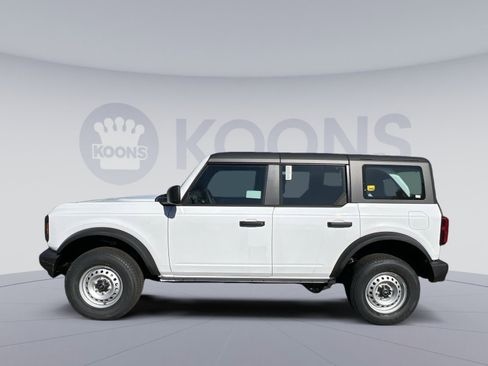 New 2025 Ford Bronco 4-Door image 2