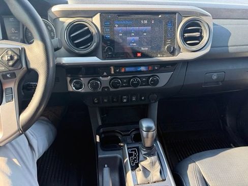 Used 2018 Toyota Tacoma Limited AWD/4WD image 26