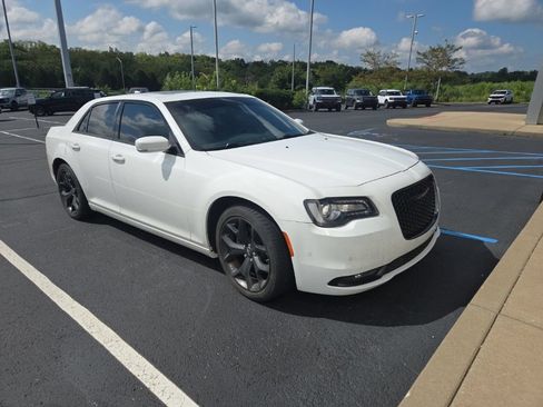 Used 2023 Chrysler 300 S w/ Comfort Group RWD image 1
