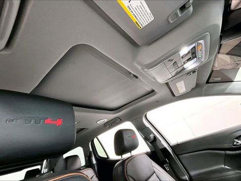 Used 2023 GMC Acadia AT4 w/ Technology Package image 22