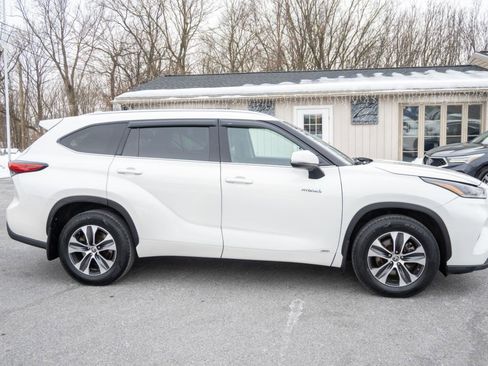 Used 2021 Toyota Highlander XLE image 10