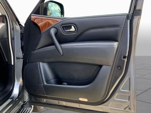 Used 2019 INFINITI QX80 Luxe w/ All-Season Package AWD/4WD image 22