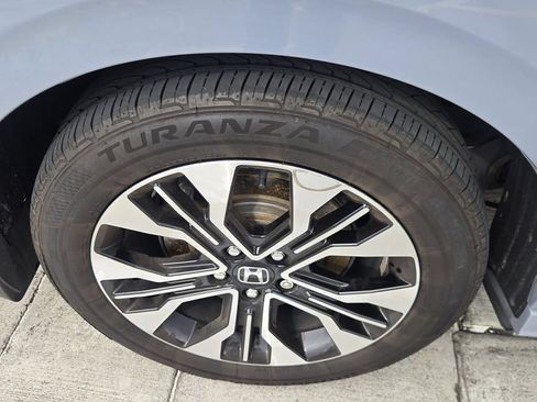 Used 2025 Honda Odyssey Elite image 5