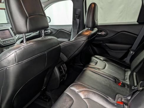Used 2023 Jeep Cherokee Altitude Lux AWD/4WD image 12