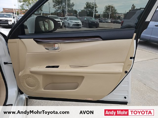 Used 2014 Lexus ES 350 w/ Premium Package FWD image 41