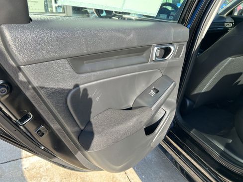 Certified 2022 Honda Civic EX image 10