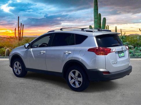 Used 2015 Toyota RAV4 XLE FWD image 5
