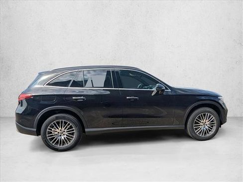 Used 2026 Mercedes-Benz GLC 300 image 4