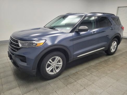 Used 2021 Ford Explorer XLT w/ Class III Trailer Tow Package AWD/4WD image 2