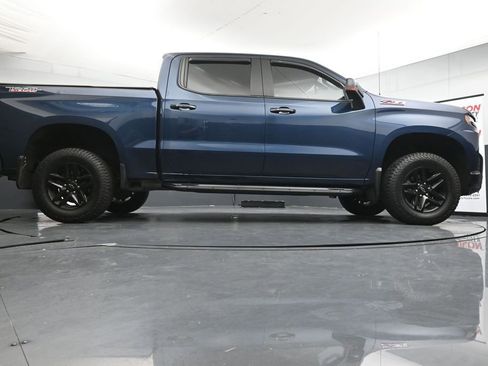 Used 2019 Chevrolet Silverado 1500 LT Trail Boss AWD/4WD image 38