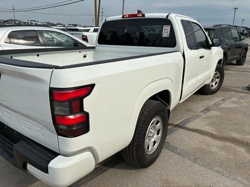 Used 2022 Nissan Frontier S image 3