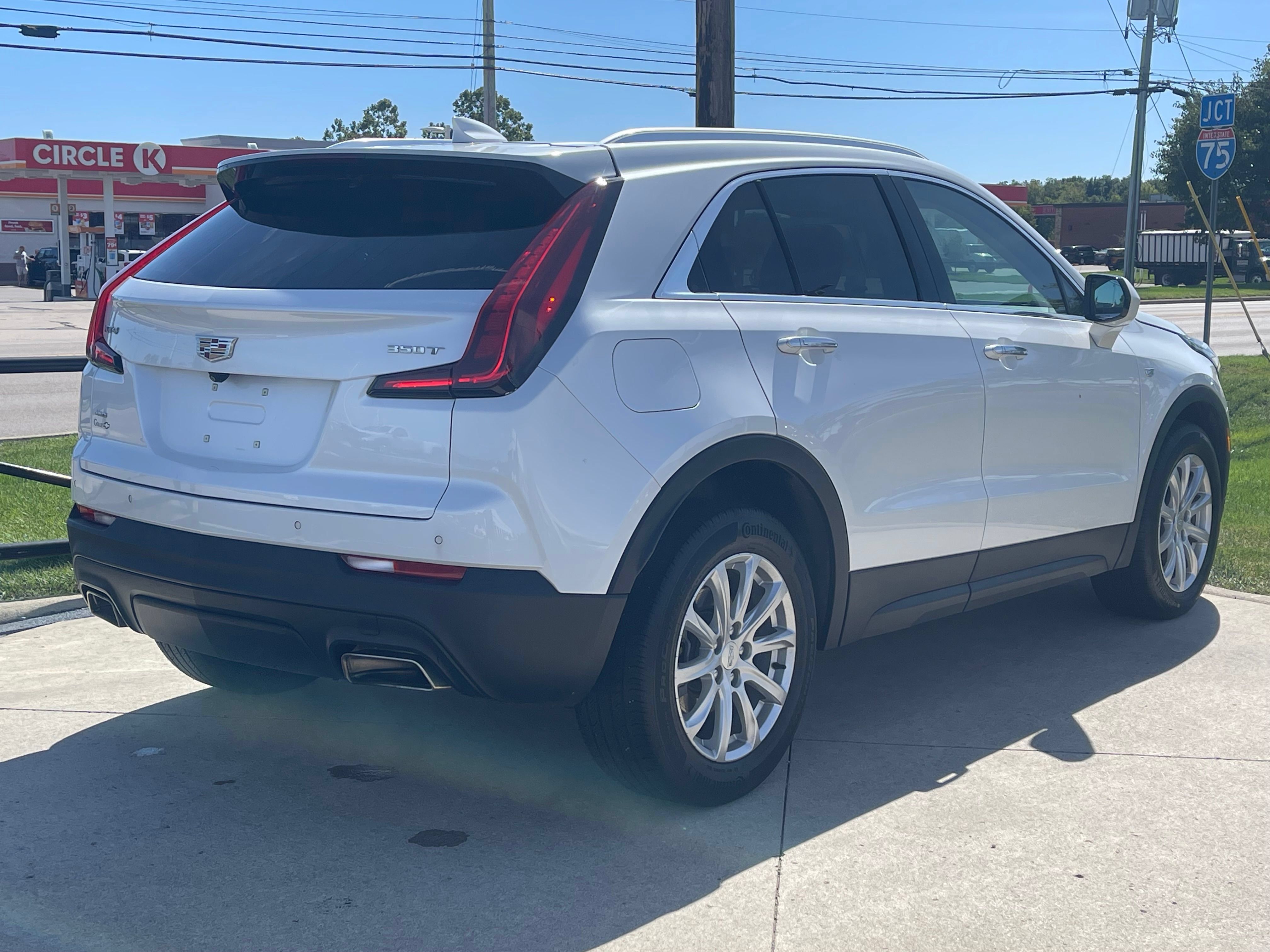 Used 2023 Cadillac XT4 Luxury w/ Cold Weather Package AWD/4WD image 7