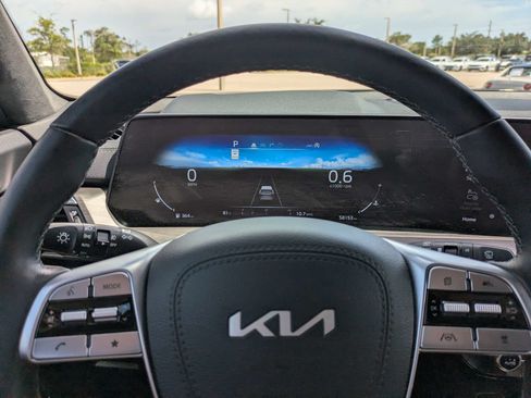 Certified 2023 Kia Telluride SX Prestige X-Line AWD/4WD image 31