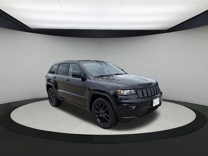 Used 2017 Jeep Grand Cherokee Altitude