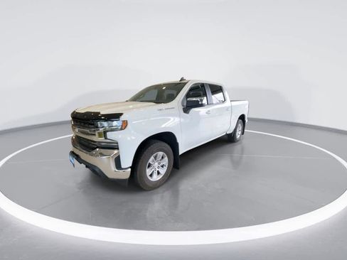 Used 2019 Chevrolet Silverado 1500 LT w/ Convenience Package AWD/4WD image 4
