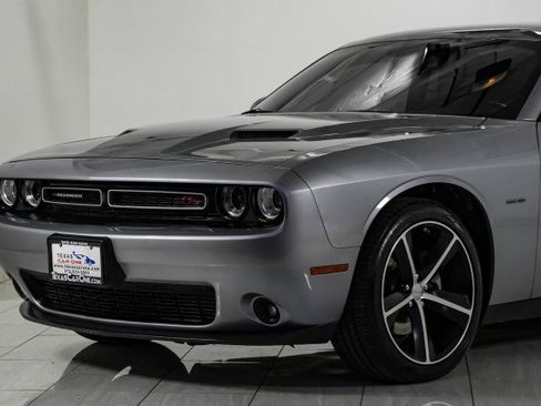Used 2017 Dodge Challenger R/T image 33