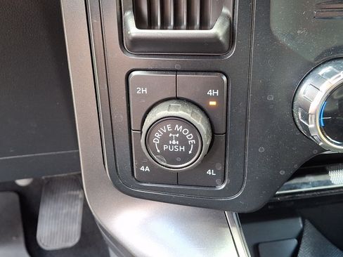 Certified 2025 Ford F150 Lariat w/ Equipment Group 501A Mid AWD/4WD image 25