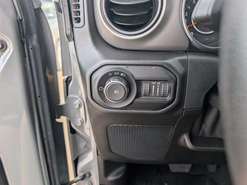 Used 2021 Jeep Wrangler Sport AWD/4WD image 11