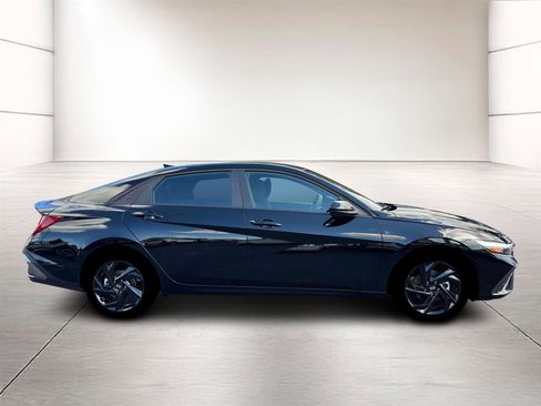 New 2026 Hyundai Elantra Sport FWD image 9