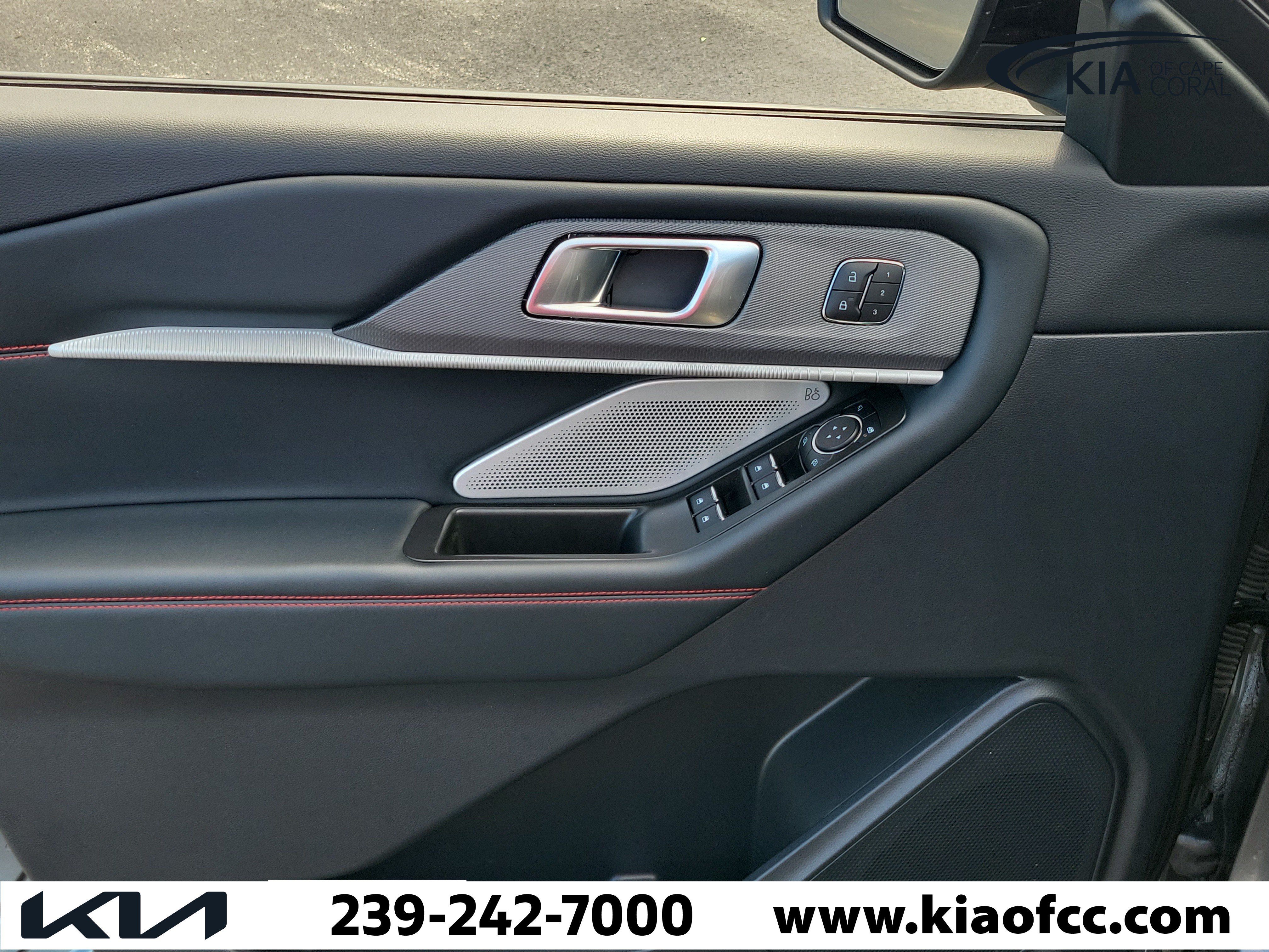 Used 2025 Ford Explorer ST w/ Sun And Sound Package RWD image 25