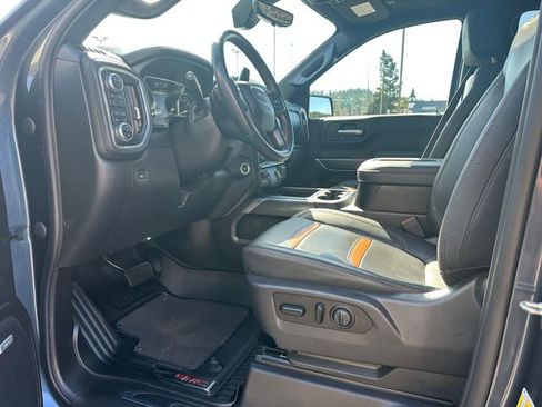 Used 2021 GMC Sierra 1500 AT4 w/ AT4 Premium Package image 9