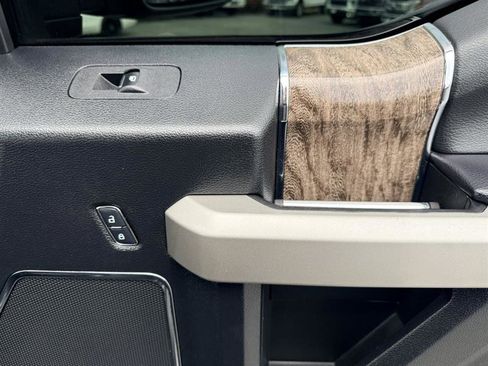 Used 2017 Ford F250 Lariat w/ Lariat Ultimate Package image 20