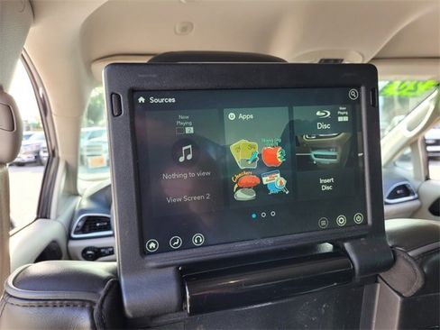 Certified 2020 Chrysler Pacifica Limited w/ Advanced Safetytec Group image 18