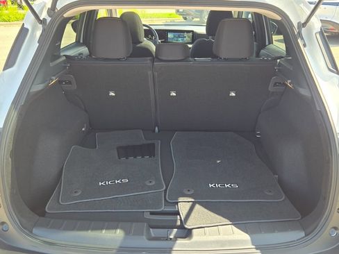 Used 2025 Nissan Kicks SV w/ SV Premium Package FWD image 14