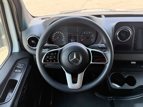 Used 2023 Mercedes-Benz Sprinter 2500 image 13
